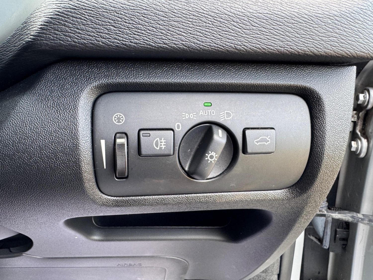 Used Volvo V40 2016 for sale - 77101770: Photo 56