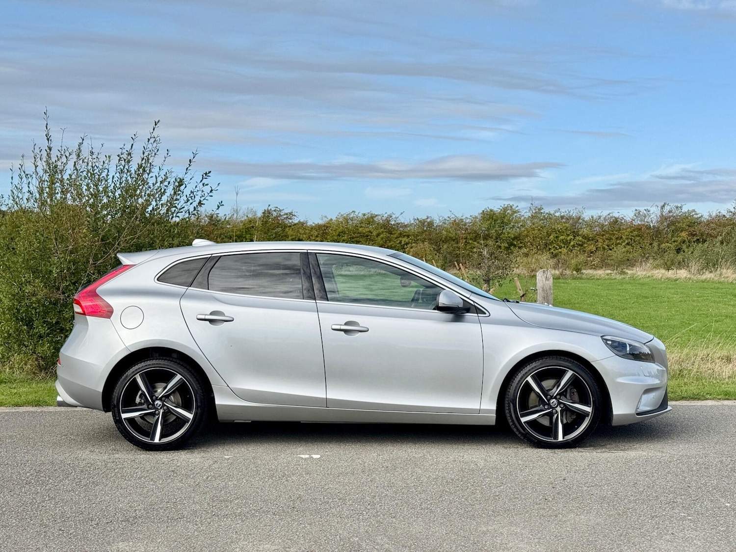 Used Volvo V40 2016 for sale - 77101770: Photo 7