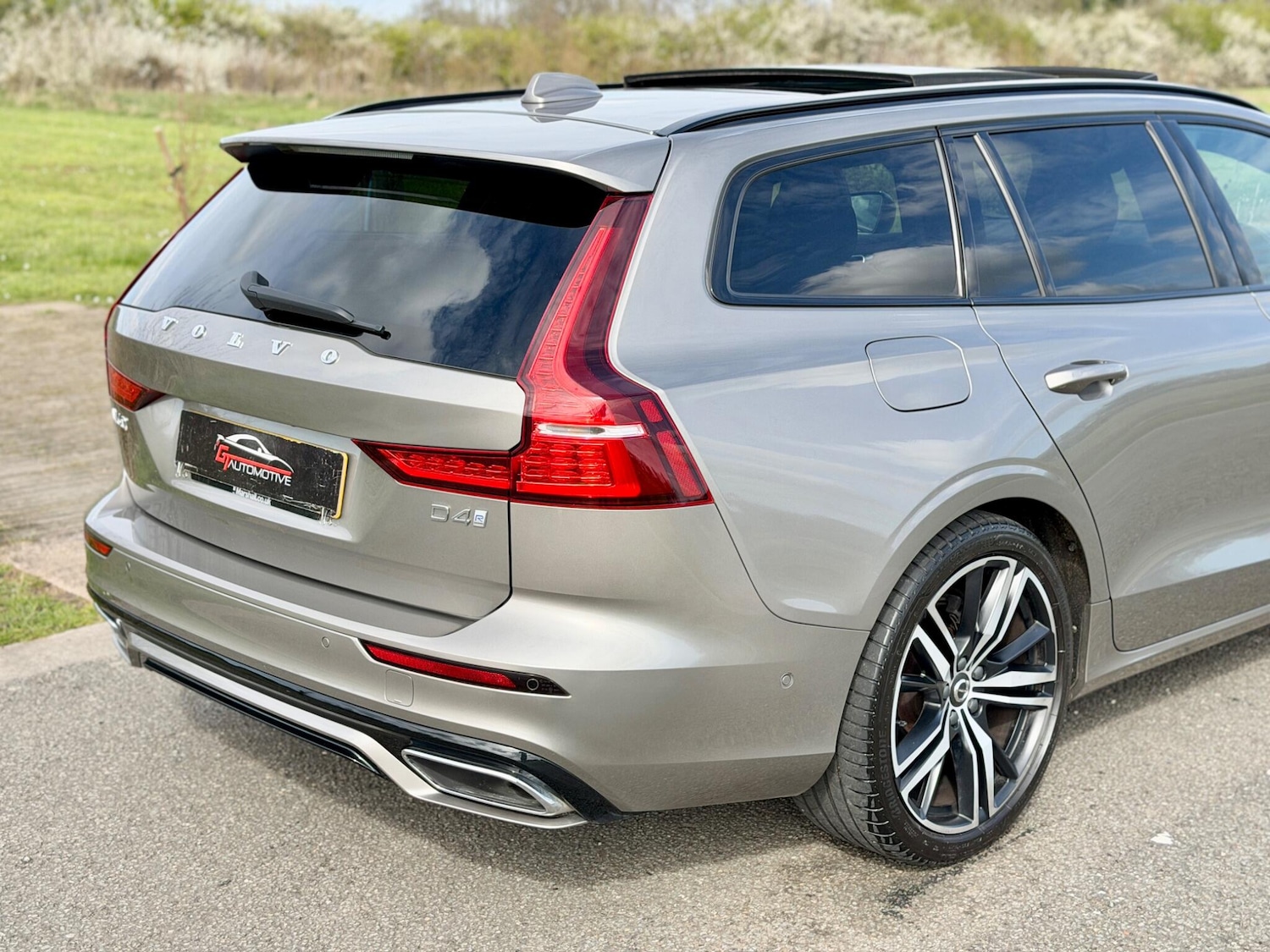 Used Volvo V60 2019 for sale - 78034826: Photo 10