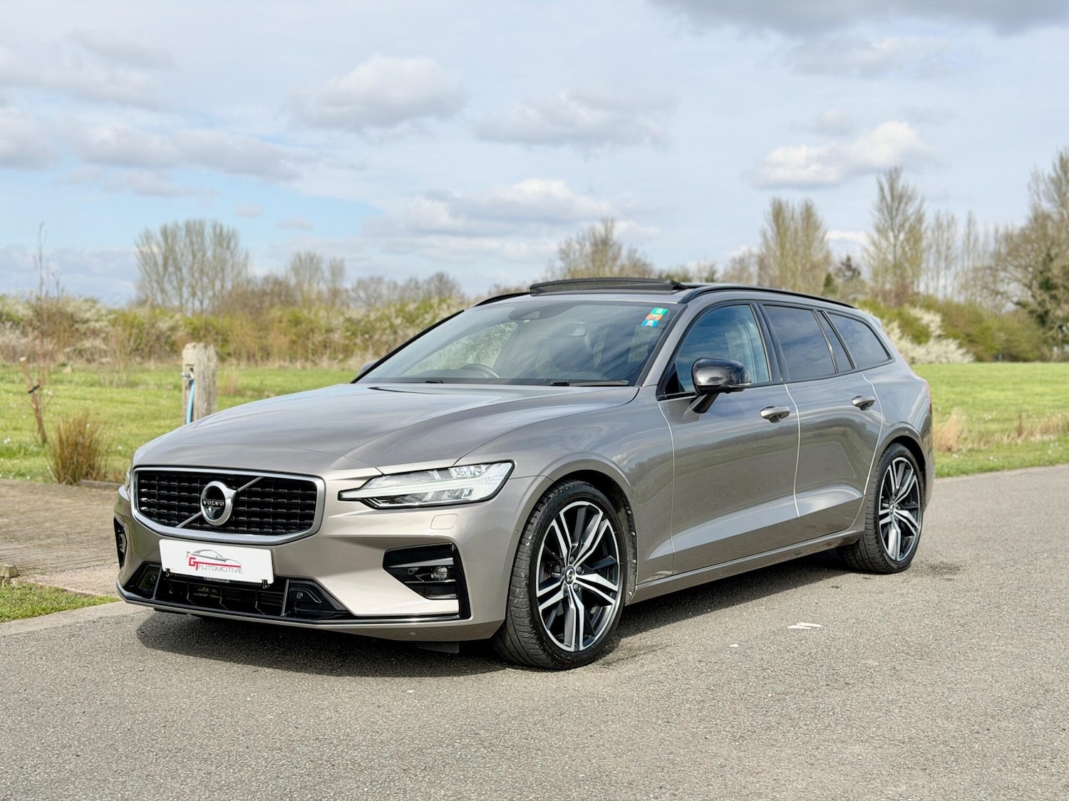Used Volvo V60 2019 for sale - 78034826: Photo 13