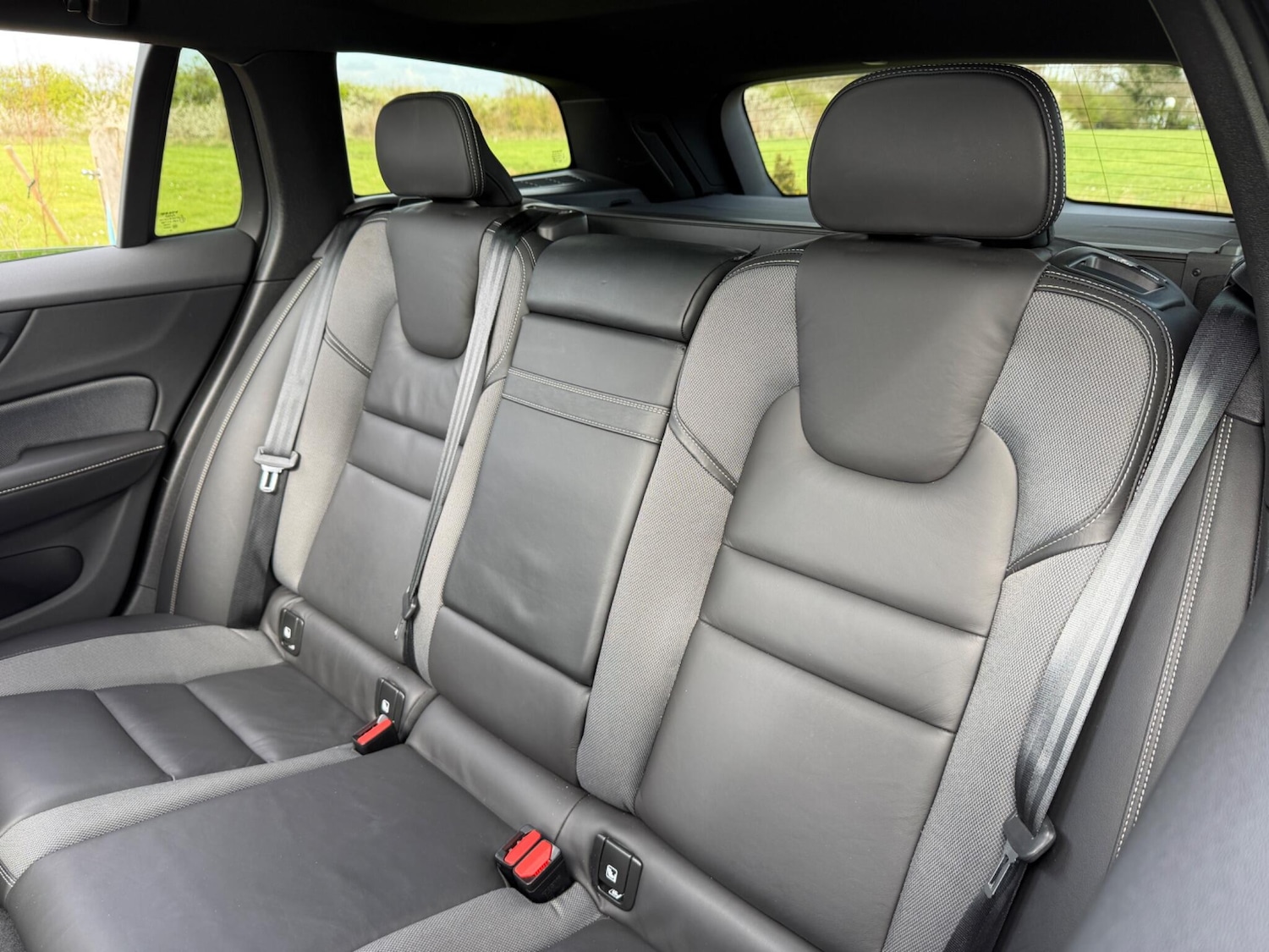 Used Volvo V60 2019 for sale - 78034826: Photo 44