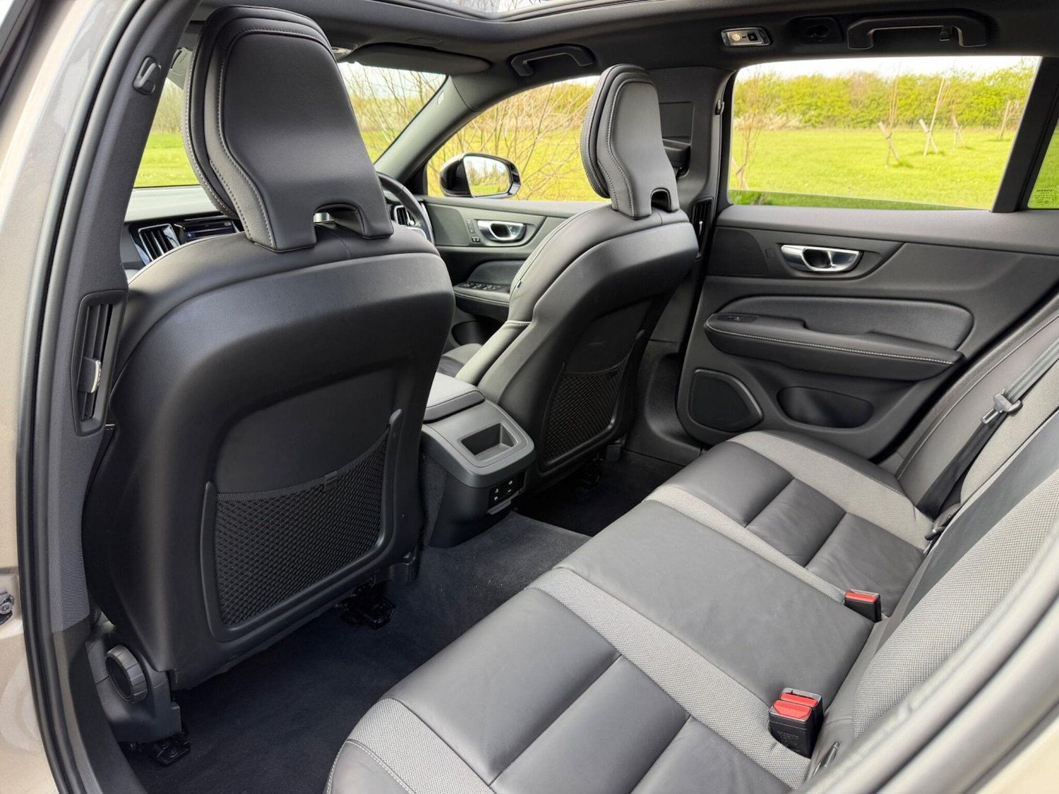 Used Volvo V60 2019 for sale - 78034826: Photo 46