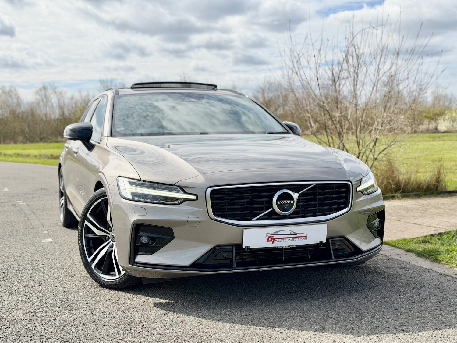 Used Volvo V60 2019 for sale - 78034826: Photo 5