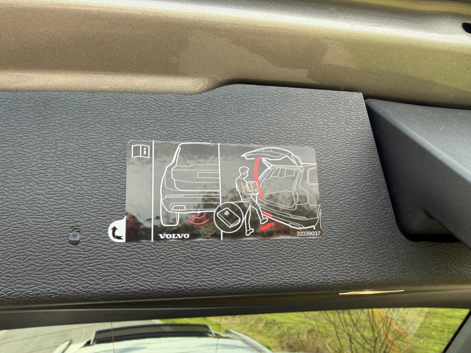 Used Volvo V60 2019 for sale - 78034826: Photo 57