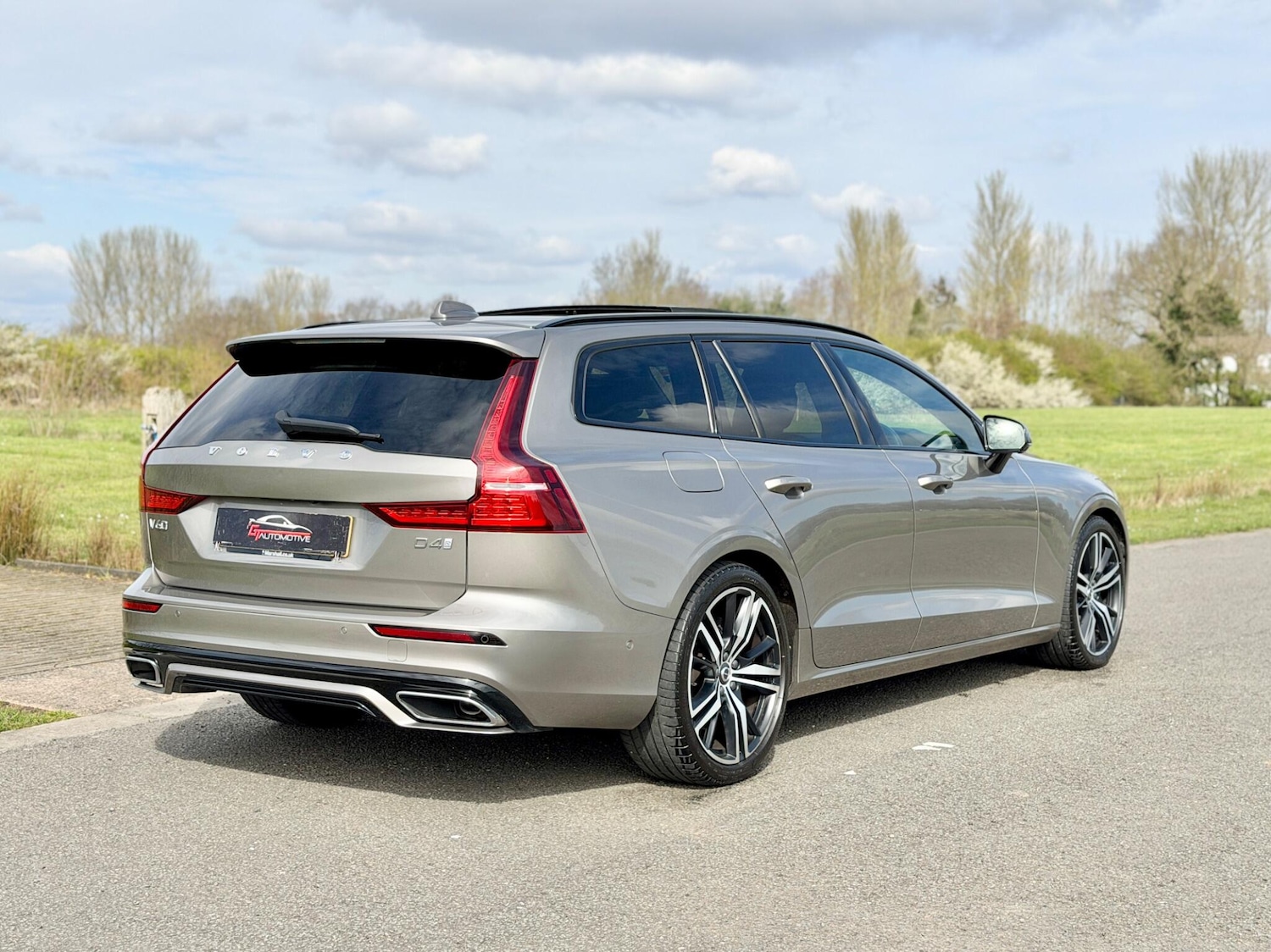 Used Volvo V60 2019 for sale - 78034826: Photo 7