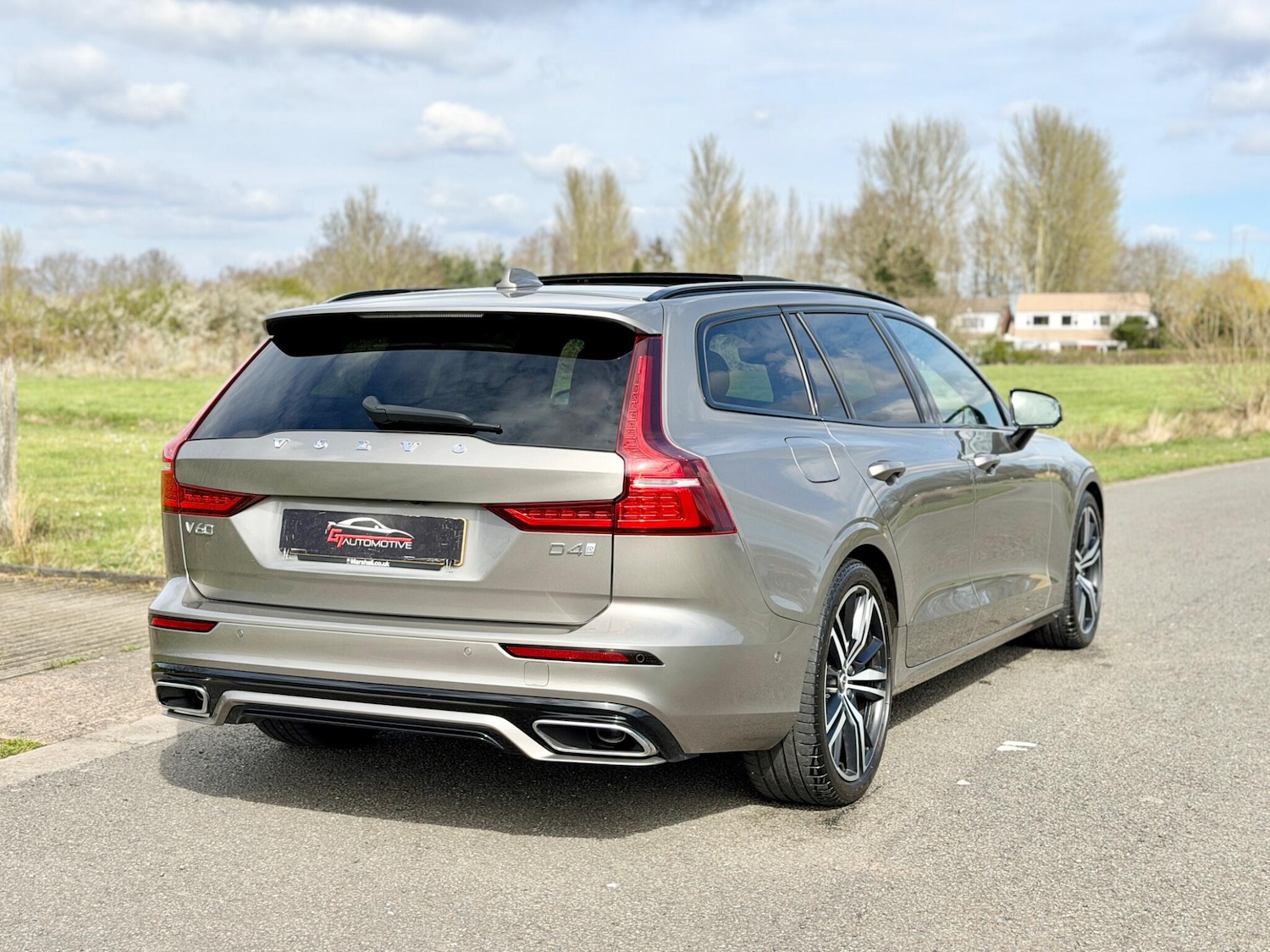 Used Volvo V60 2019 for sale - 78034826: Photo 8
