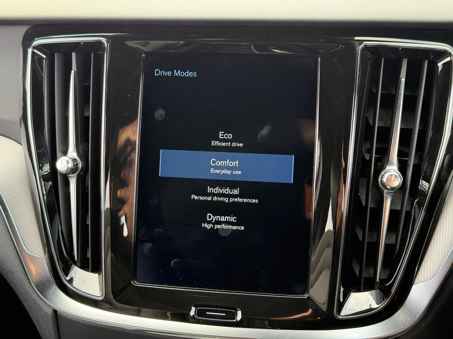 Used Volvo V60 2019 for sale - 78034826: Photo 84