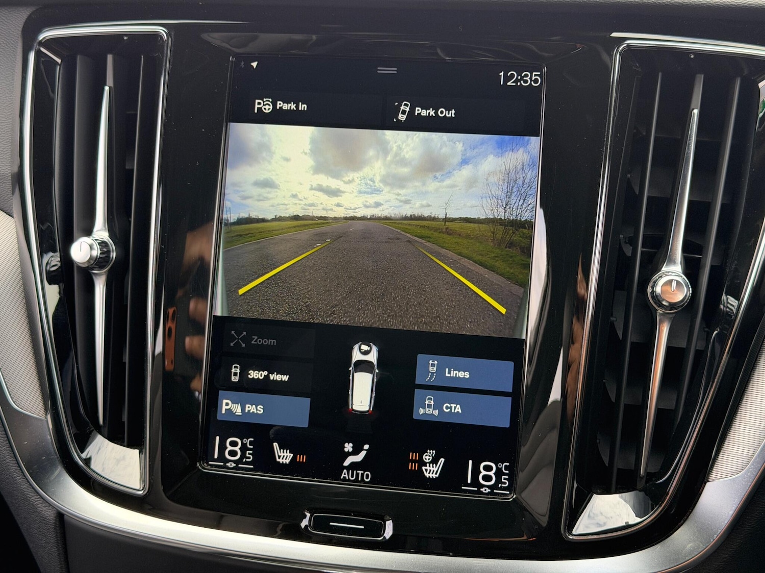 Used Volvo V60 2019 for sale - 78034826: Photo 87