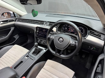 Used Volkswagen Passat 2017 for sale - 78892123: Photo