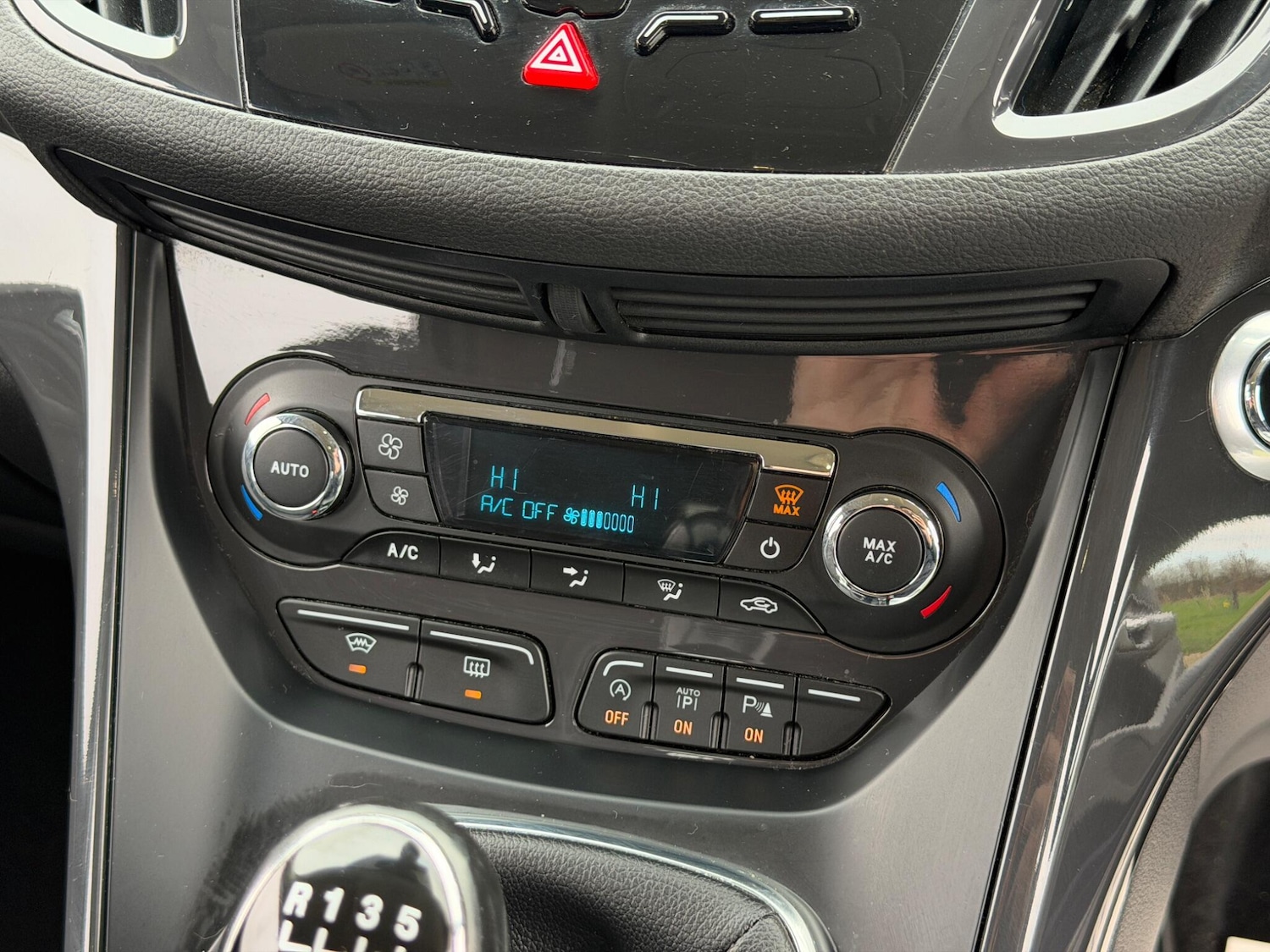 Used Ford Kuga 2015 for sale - 77737457: Photo 62