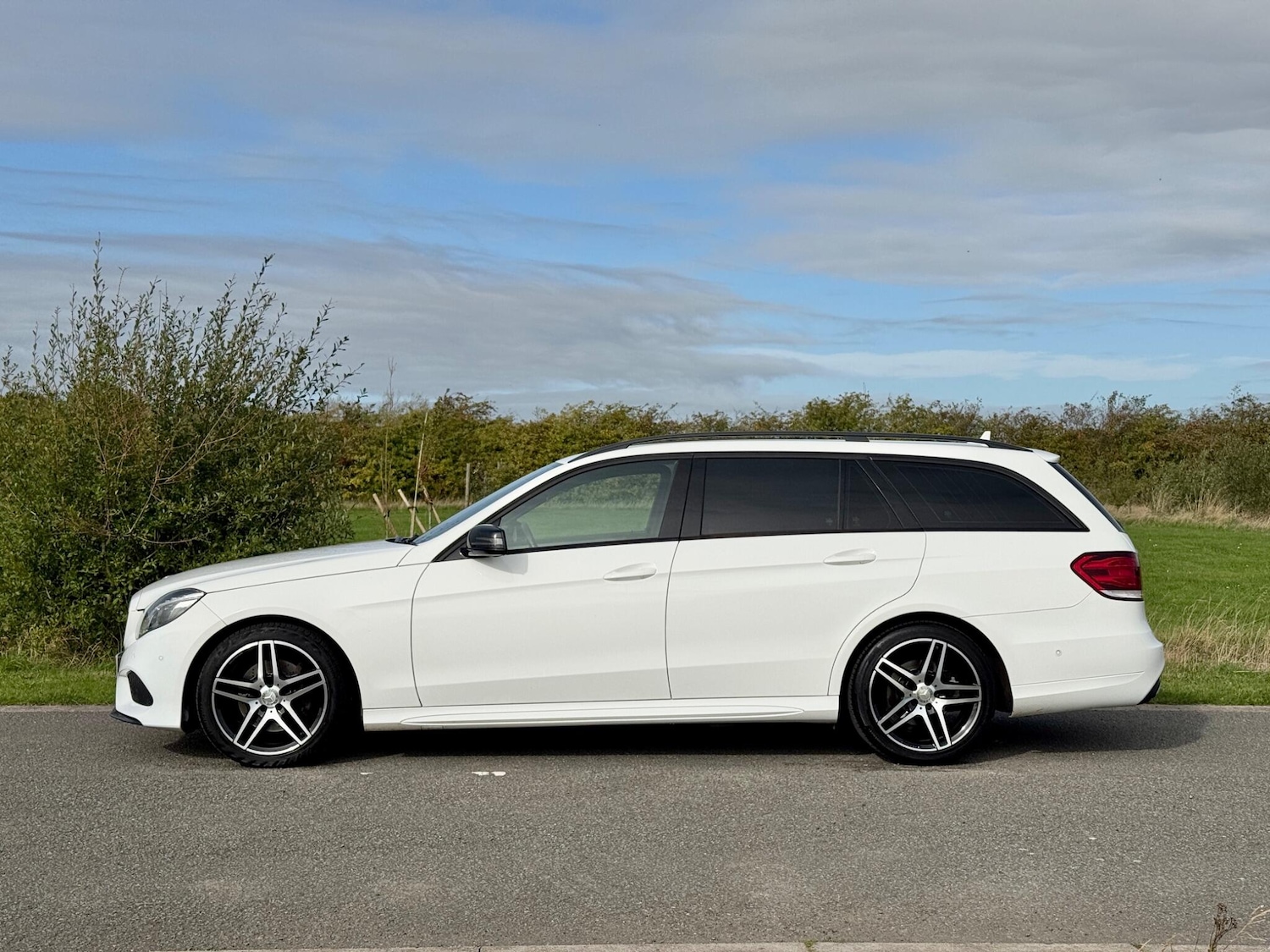 Used Mercedes-Benz E Class 2015 for sale - 76190091: Photo 12