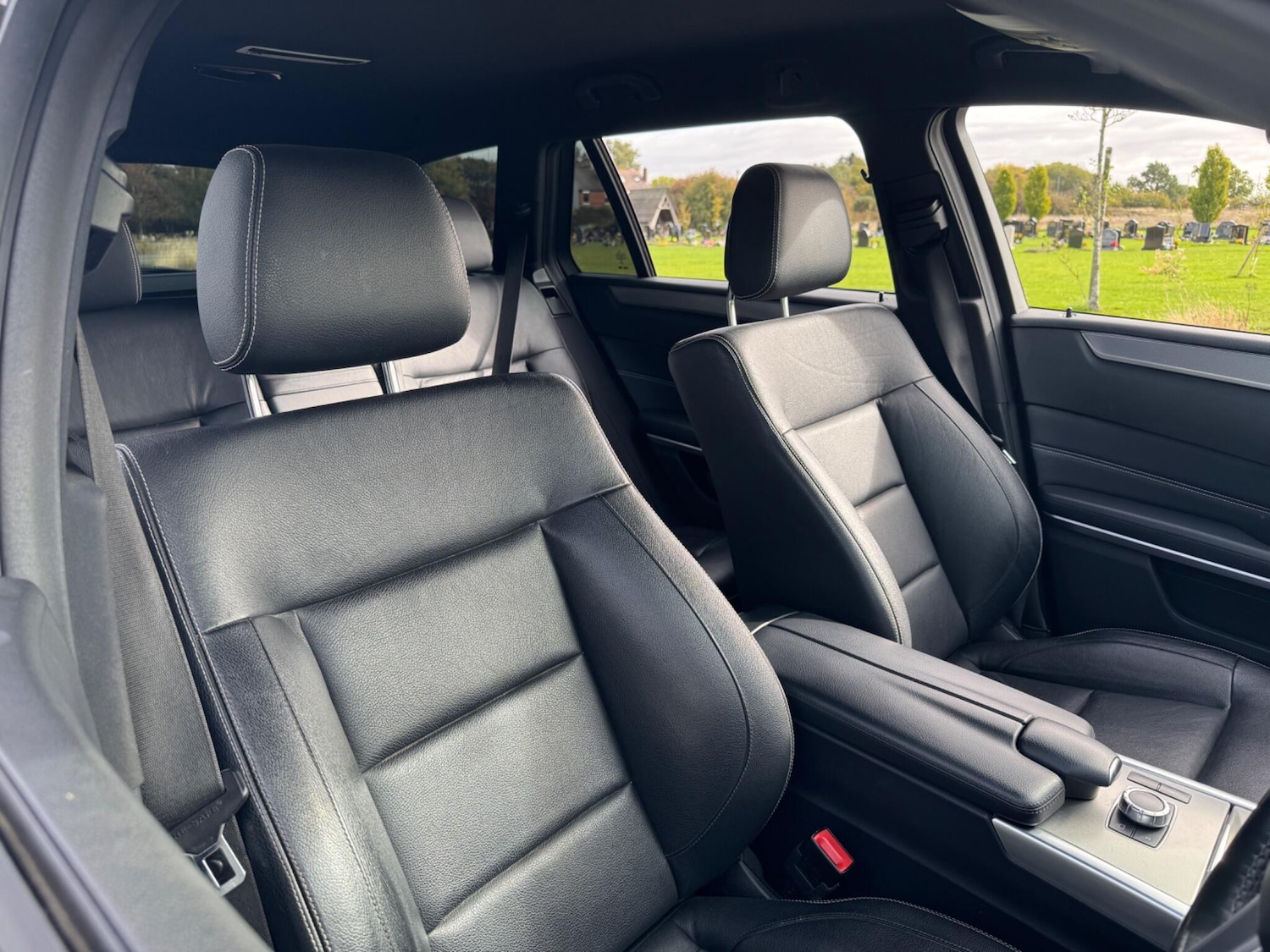 Used Mercedes-Benz E Class 2015 for sale - 76190091: Photo 27