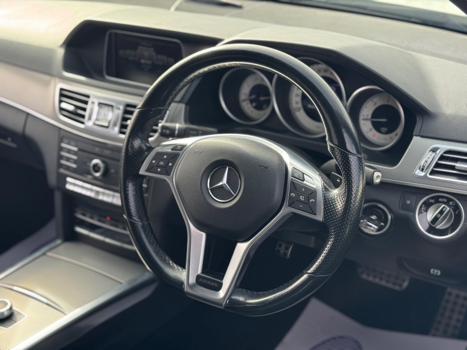 Used Mercedes-Benz E Class 2015 for sale - 76190091: Photo 30