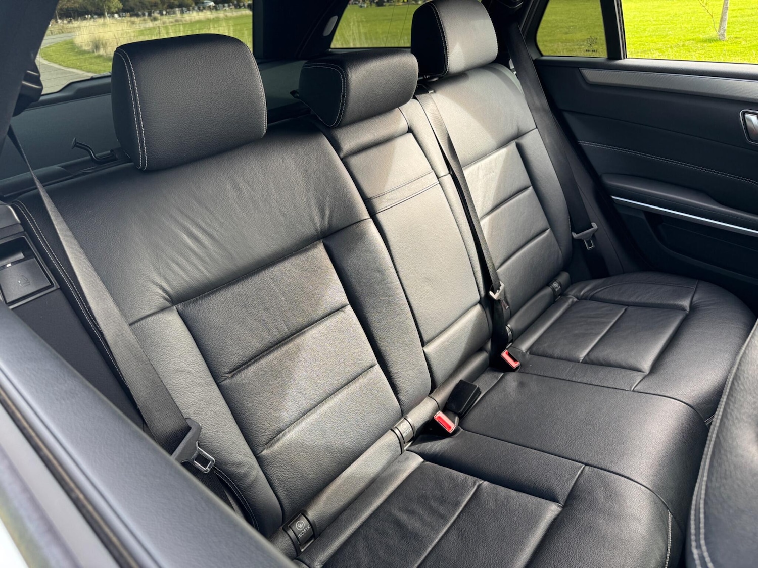 Used Mercedes-Benz E Class 2015 for sale - 76190091: Photo 33