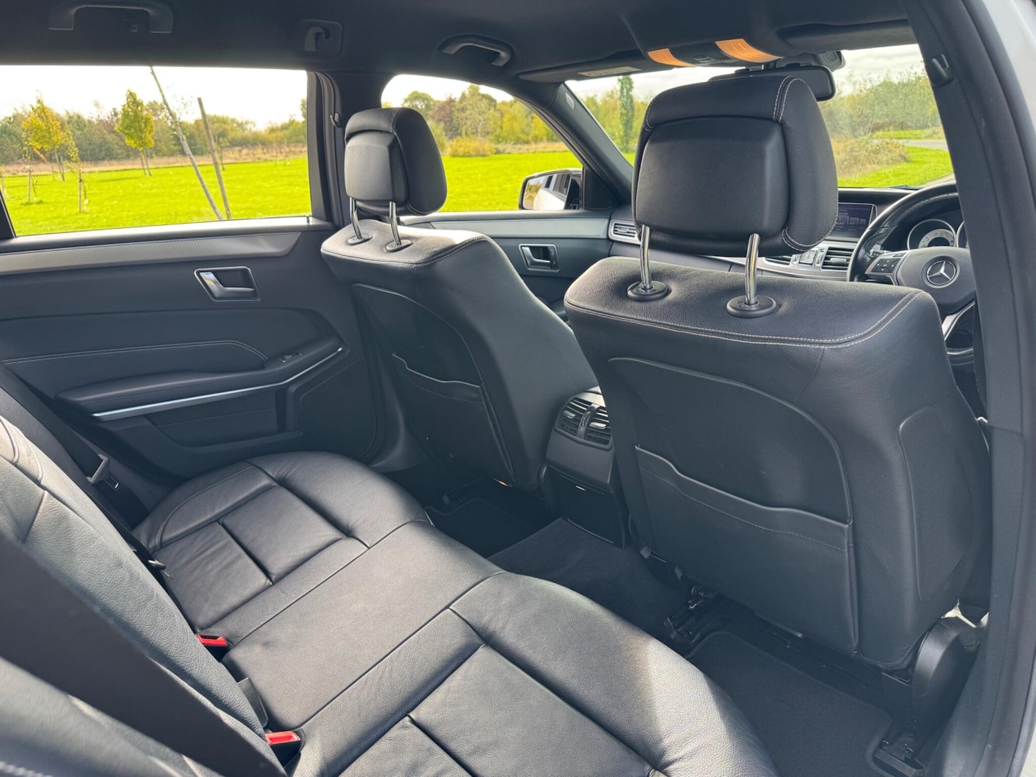 Used Mercedes-Benz E Class 2015 for sale - 76190091: Photo 35