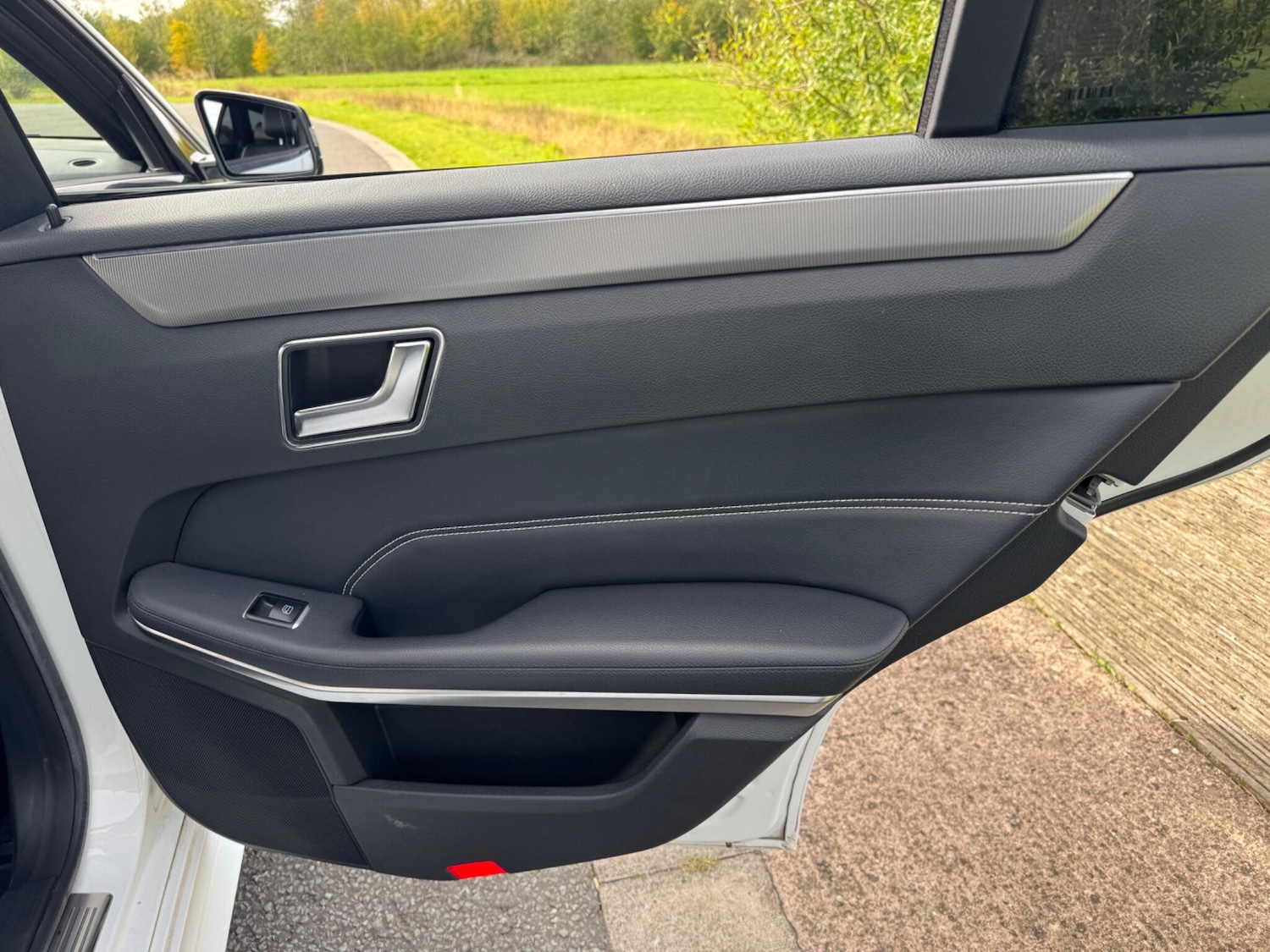 Used Mercedes-Benz E Class 2015 for sale - 76190091: Photo 36