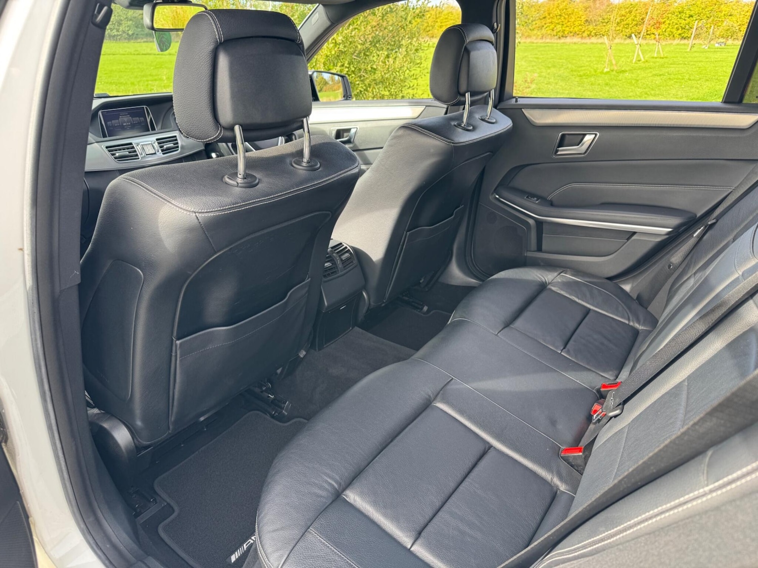 Used Mercedes-Benz E Class 2015 for sale - 76190091: Photo 39