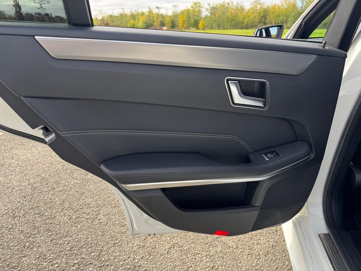 Used Mercedes-Benz E Class 2015 for sale - 76190091: Photo 40