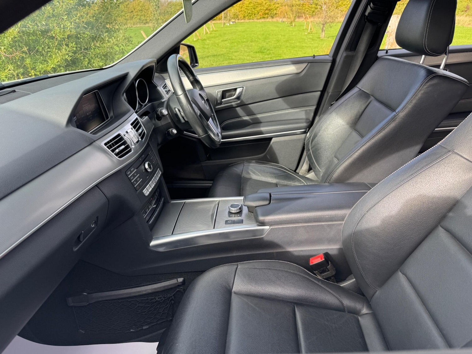 Used Mercedes-Benz E Class 2015 for sale - 76190091: Photo 43