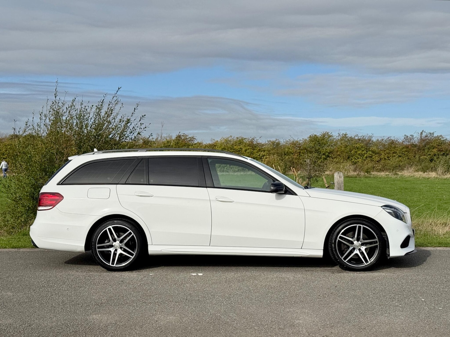 Used Mercedes-Benz E Class 2015 for sale - 76190091: Photo 7