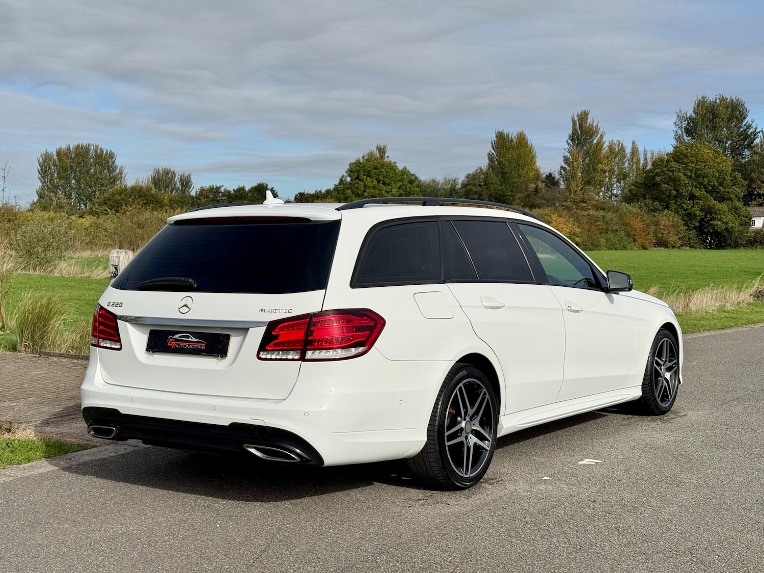 Used Mercedes-Benz E Class 2015 for sale - 76190091: Photo 8