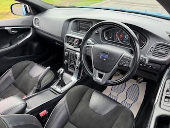 Used Volvo V40 2015 for sale - 77738000: Photo