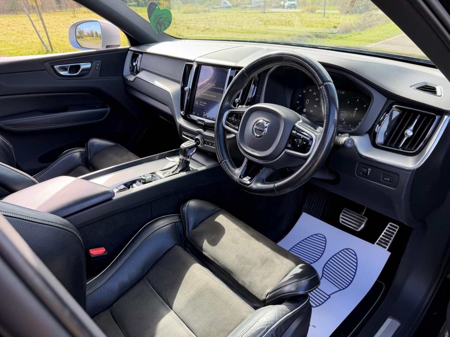 Used Volvo XC60 2017 for sale - 78157211: Photo 2