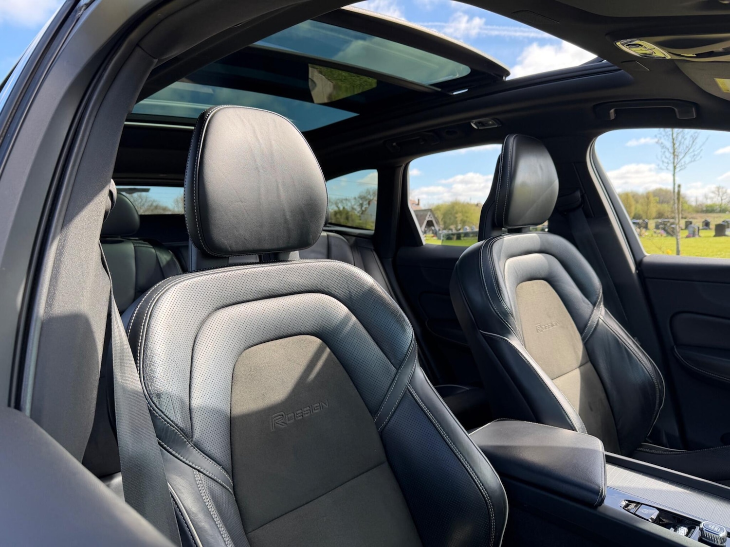 Used Volvo XC60 2017 for sale - 78157211: Photo 29