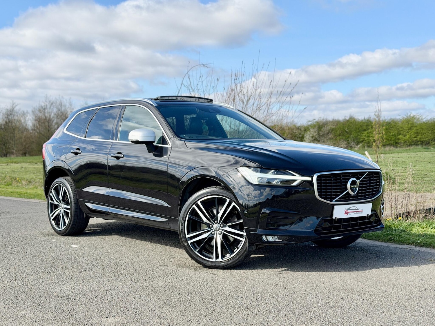 Used Volvo XC60 2017 for sale - 78157211: Photo 3