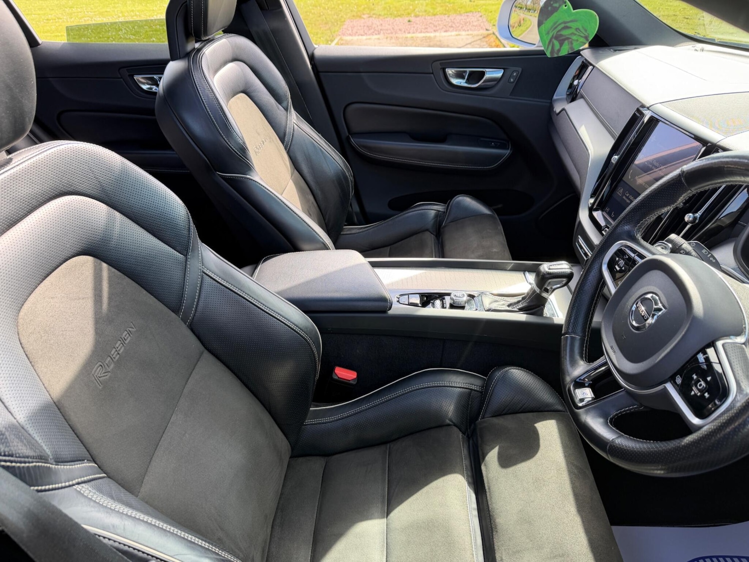 Used Volvo XC60 2017 for sale - 78157211: Photo 30