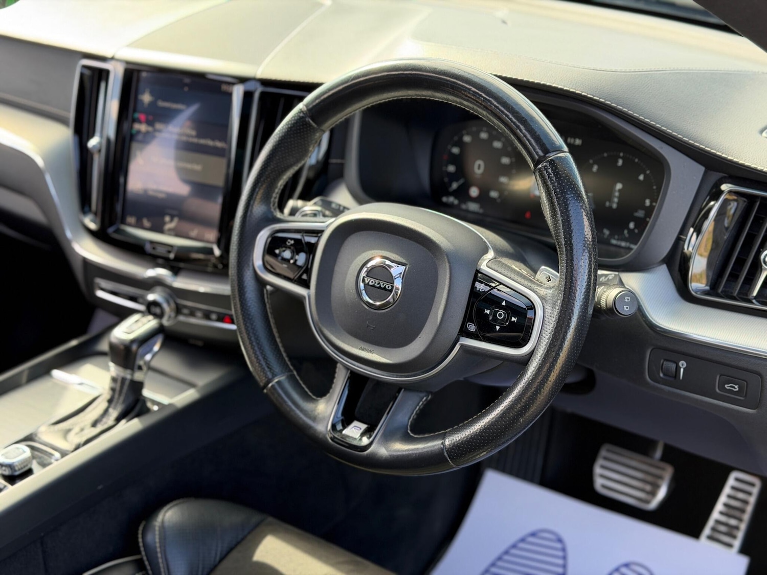 Used Volvo XC60 2017 for sale - 78157211: Photo 32