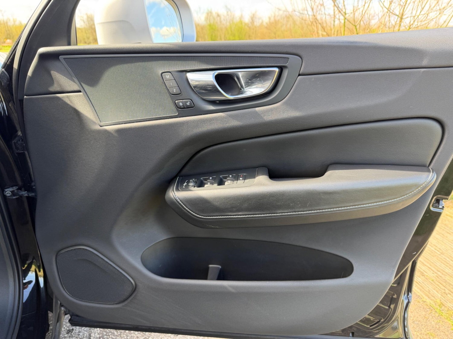 Used Volvo XC60 2017 for sale - 78157211: Photo 33