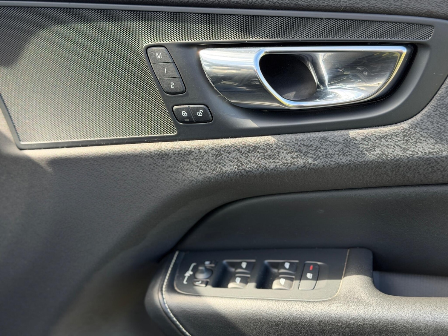 Used Volvo XC60 2017 for sale - 78157211: Photo 34