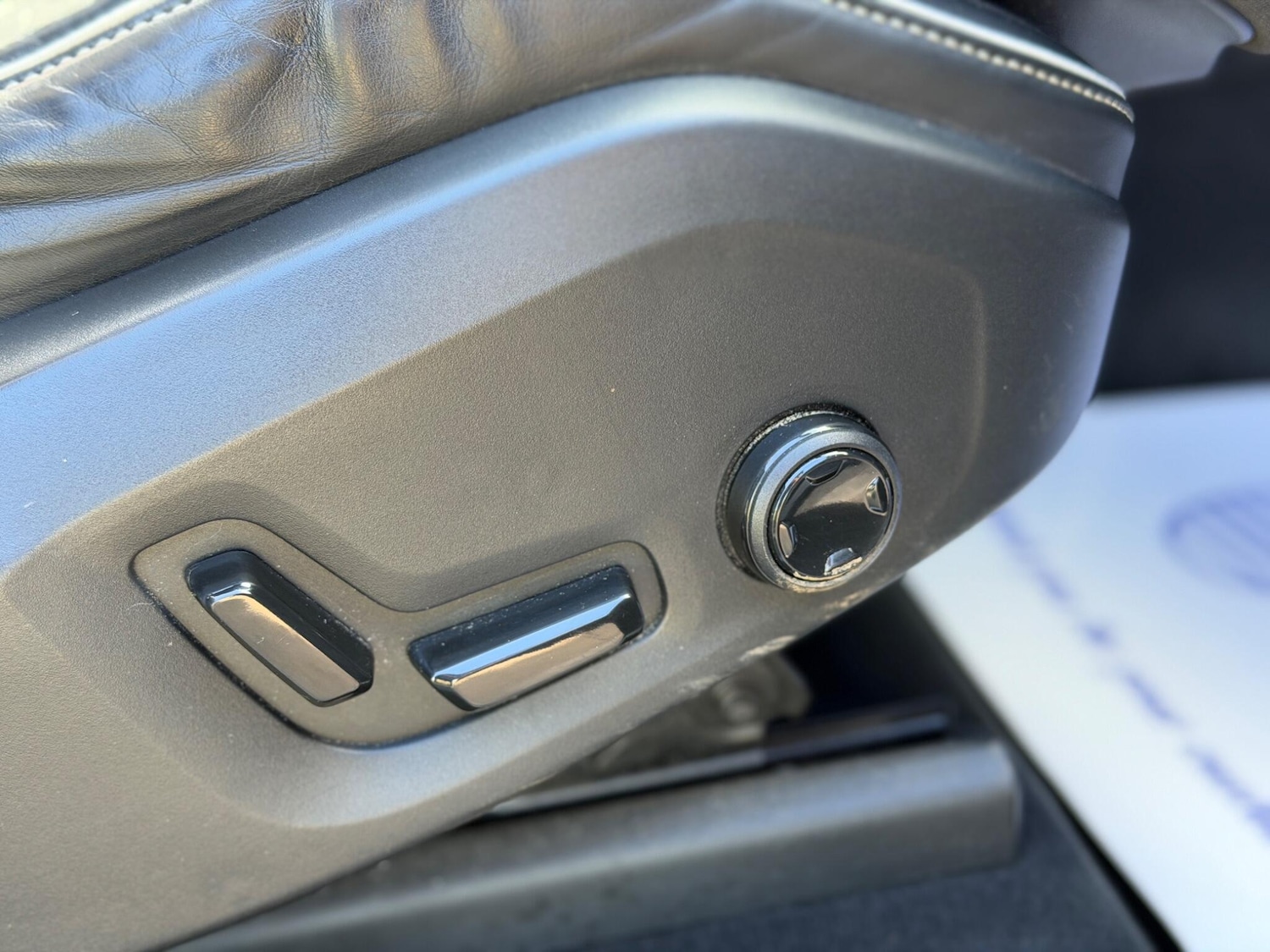 Used Volvo XC60 2017 for sale - 78157211: Photo 36