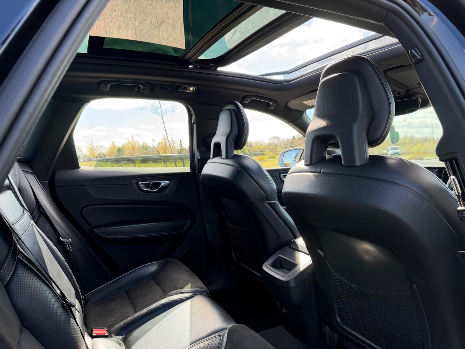 Used Volvo XC60 2017 for sale - 78157211: Photo 40