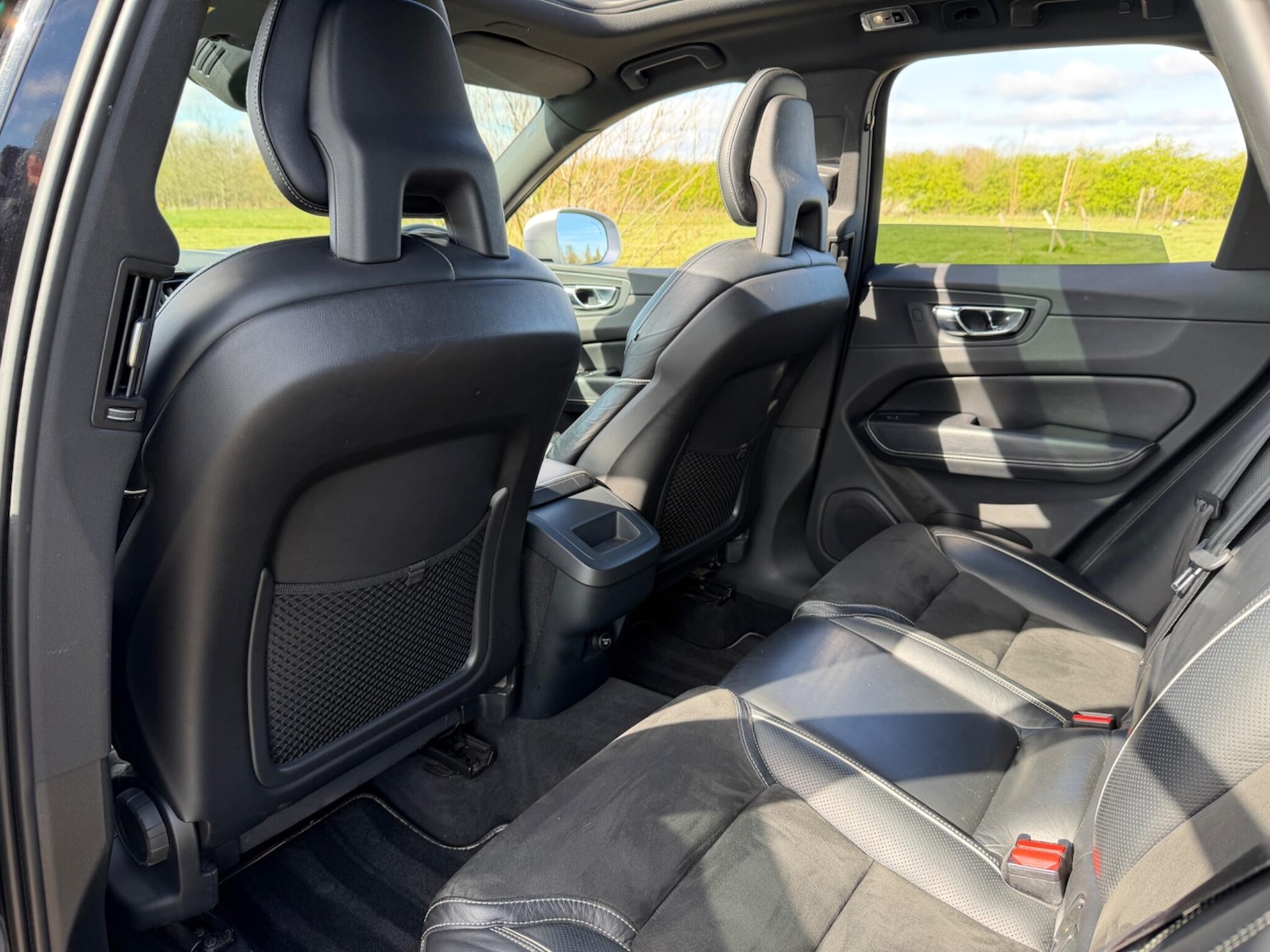 Used Volvo XC60 2017 for sale - 78157211: Photo 44