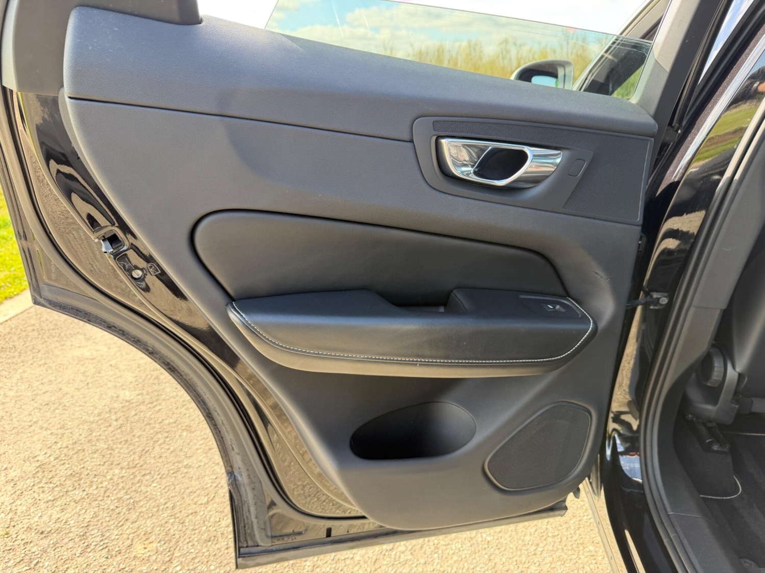 Used Volvo XC60 2017 for sale - 78157211: Photo 46