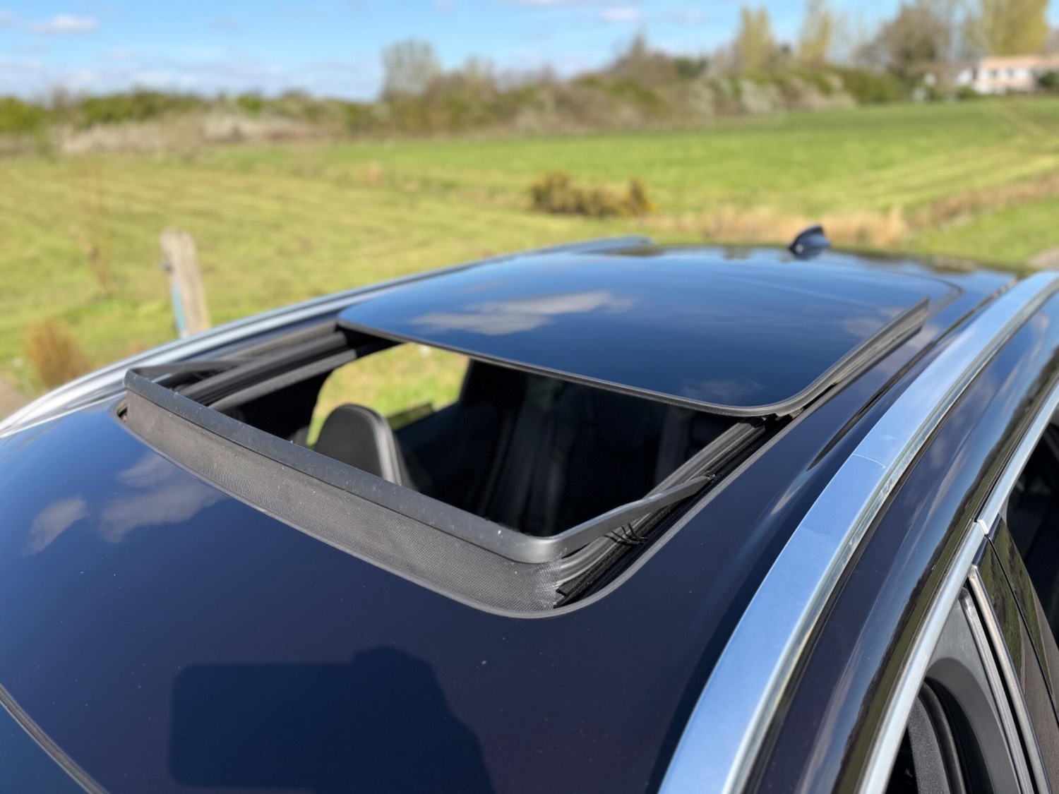 Used Volvo XC60 2017 for sale - 78157211: Photo 53