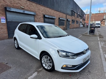 Used Volkswagen Polo 2015 for sale - 75563579: Photo