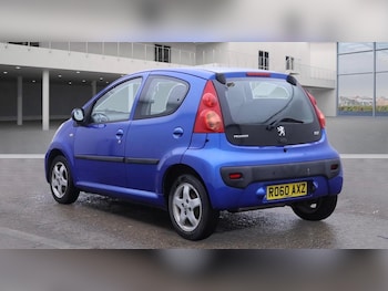 Used Peugeot 107 2010 for sale - 76121716: Photo