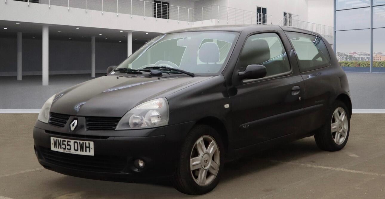 Used Renault Clio 2005 for sale - 76179729: Photo 2