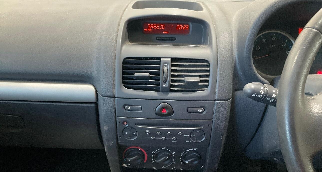 Used Renault Clio 2005 for sale - 76179729: Photo 9