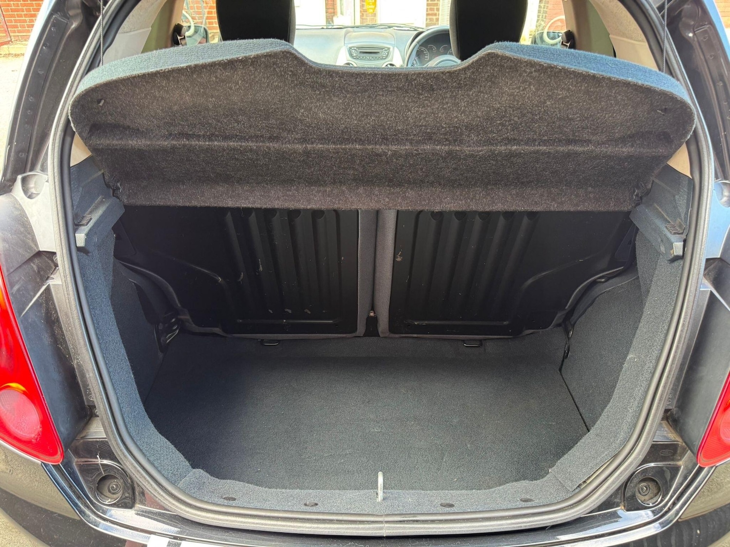 Vehicle 28