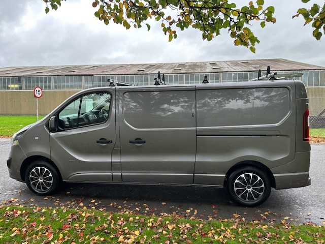 Used Vauxhall Vivaro 2017 for sale - 76344270: Photo 4