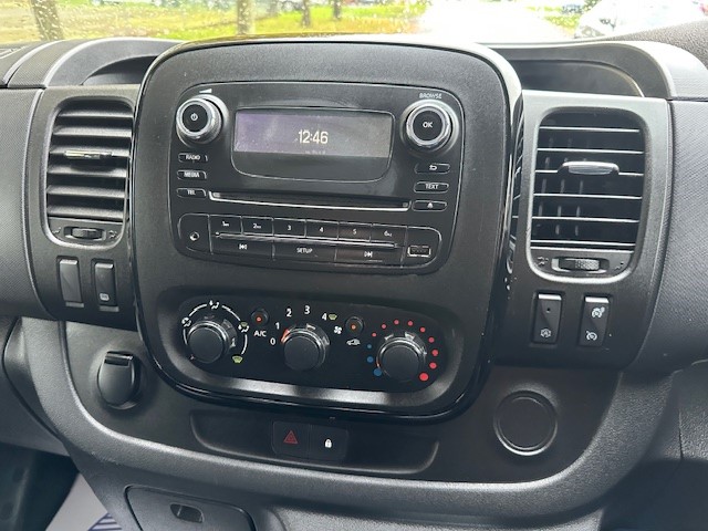 Used Vauxhall Vivaro 2017 for sale - 76344270: Photo 9