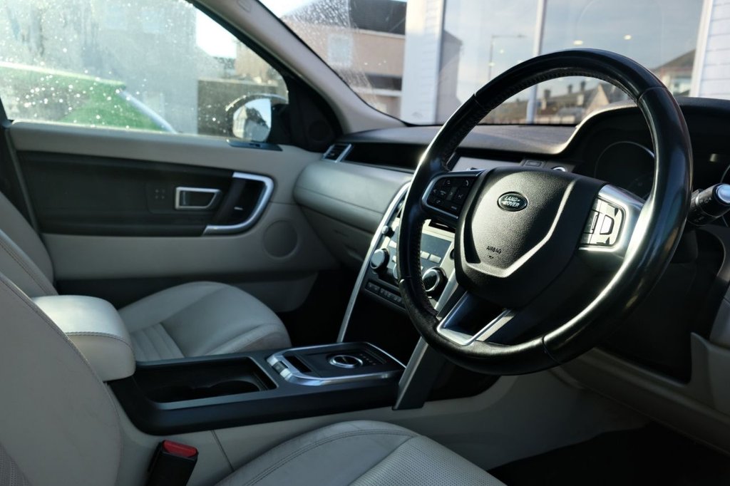 Used Land Rover Discovery Sport 2017 for sale - 76792316: Photo 9