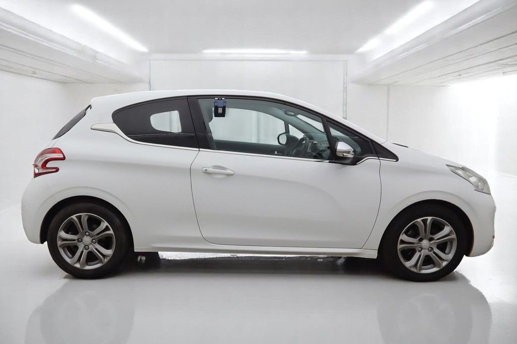 Used Peugeot 208 2012 for sale - 76469941: Photo 11