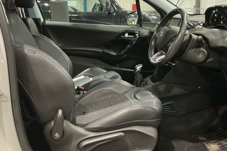 Used Peugeot 208 2012 for sale - 76469941: Photo 3