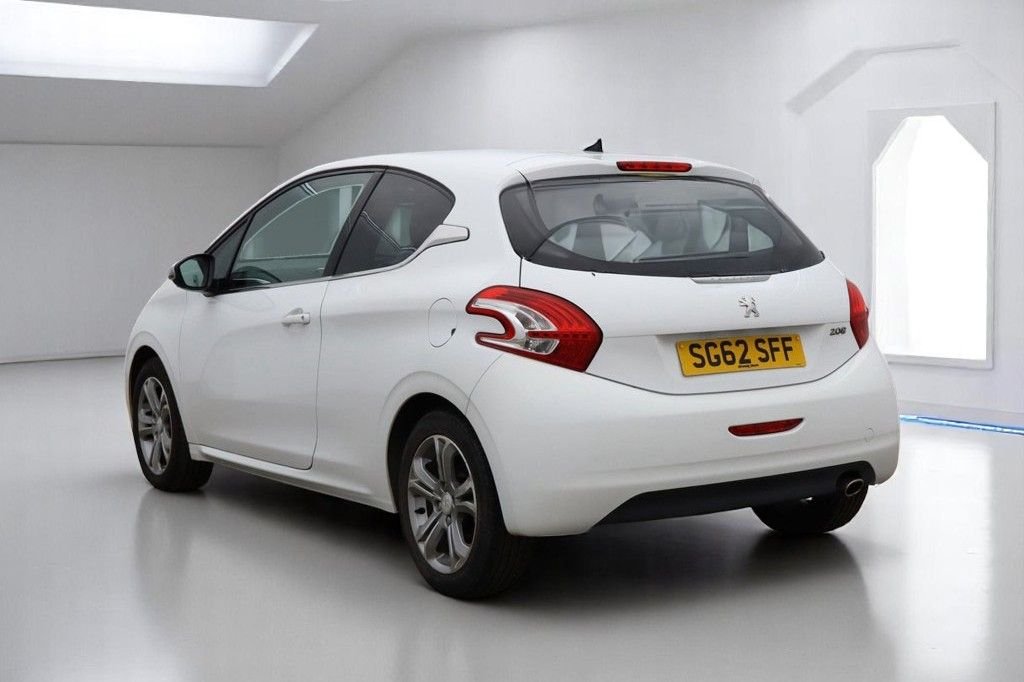 Used Peugeot 208 2012 for sale - 76469941: Photo 7