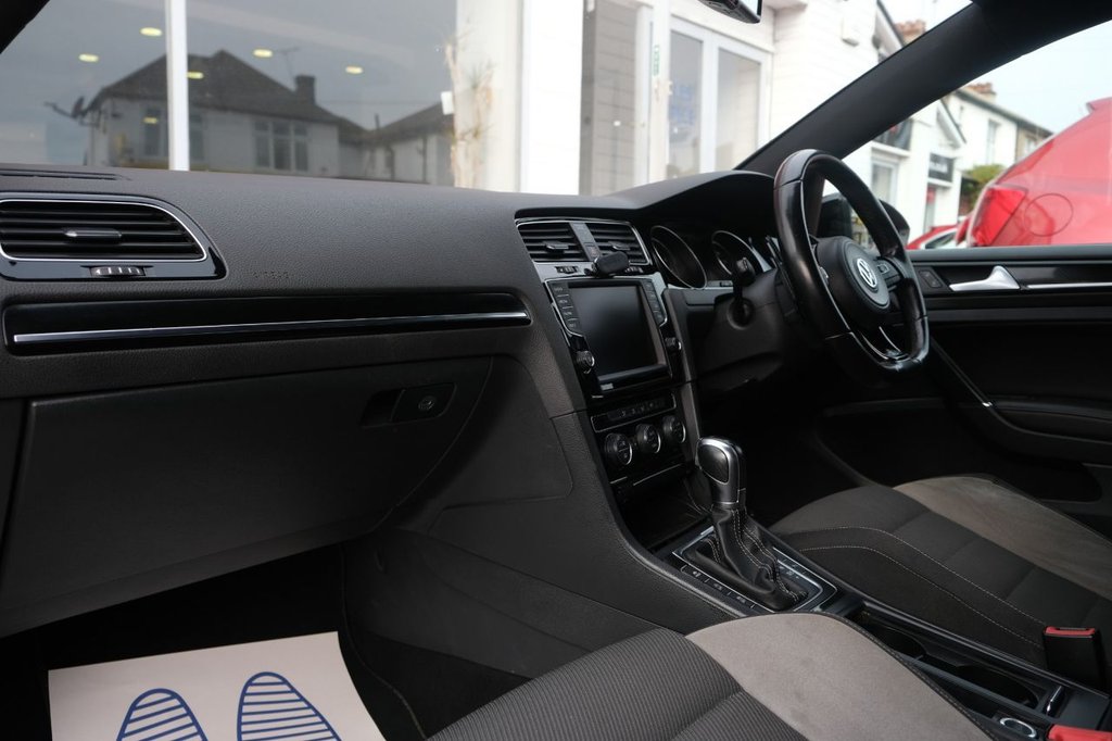 Used Volkswagen Golf 2015 for sale - 76469824: Photo 11
